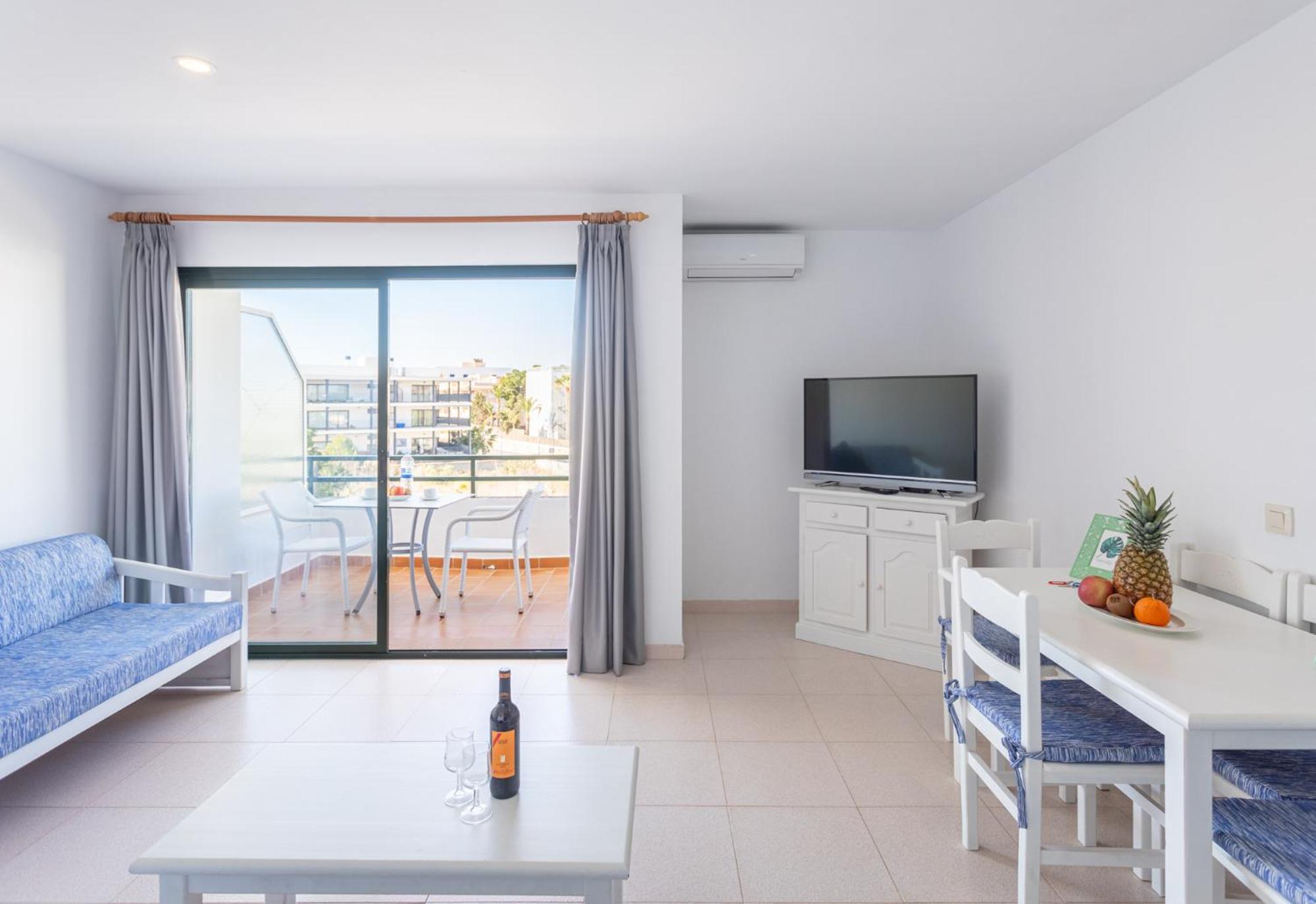 Apartamentos Es Dolc Colonia de Sant Jordi Exterior foto